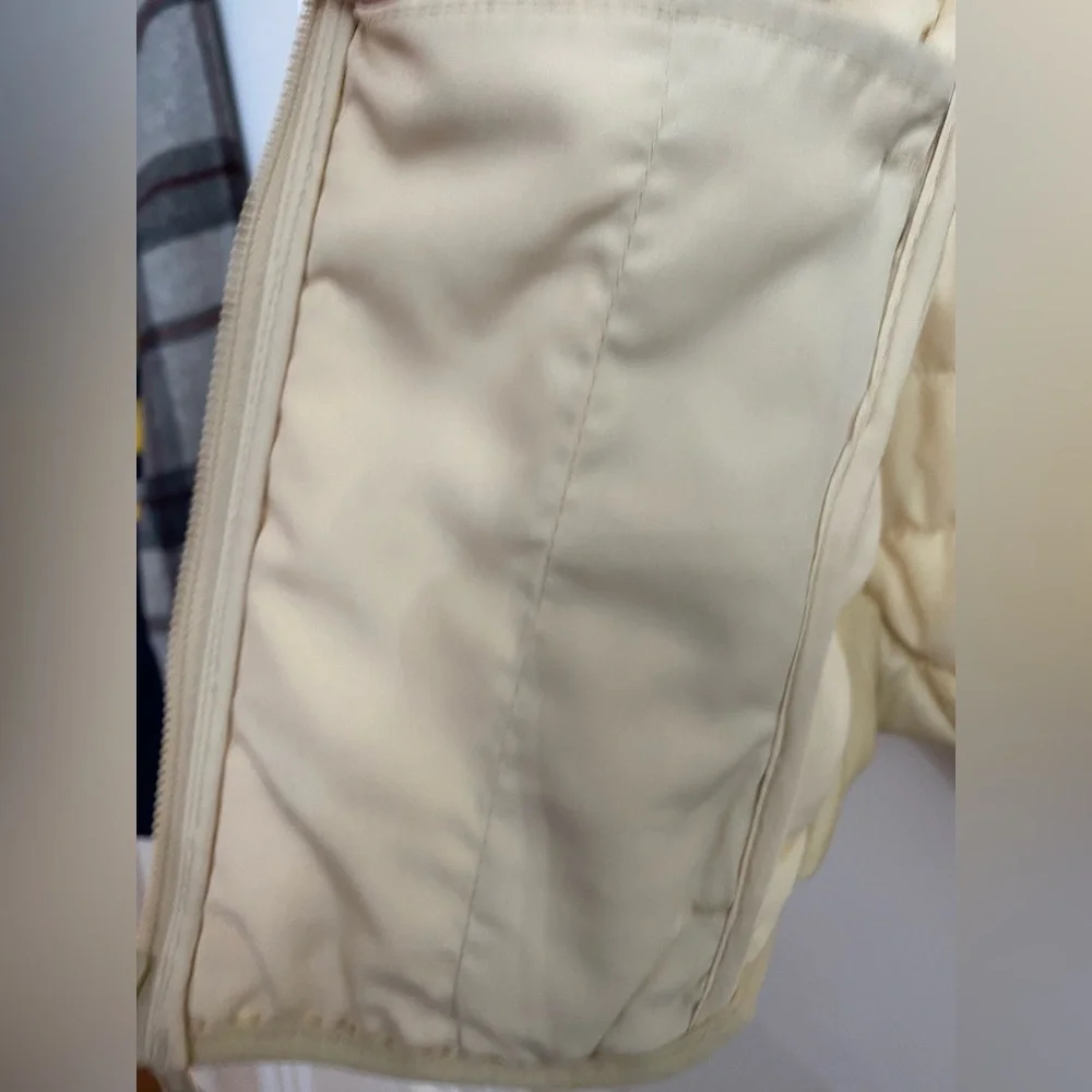 Joy Lab Women’s Sz XS Lightweight Puffer Vest Cream Zip Up Zippered Pockets - Picture 14 of 14
